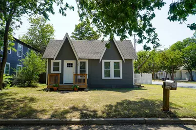 307 N Robinson Street, Cleburne, TX 76031 - Photo 1