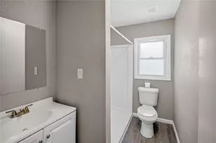 307 N Robinson St, Cleburne, TX 76031 - Photo 17