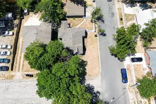 307 N Robinson St, Cleburne, TX 76031 - Photo 25