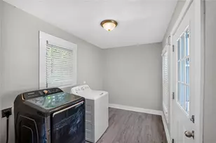307 N Robinson St, Cleburne, TX 76031 - Photo 11