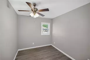 307 N Robinson St, Cleburne, TX 76031 - Photo 13