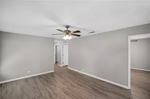307 N Robinson St, Cleburne, TX 76031 - Photo 5