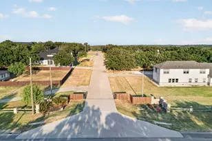 2805 Private, Burleson, TX 76028 - Photo 3