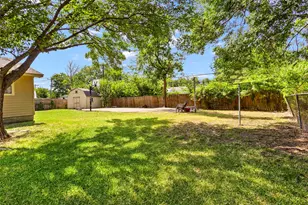 5204 Roxie St, Haltom City, TX 76117 - Photo 23