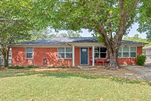 1009 Zelda Dr, Hurst, TX 76053 - Photo 3
