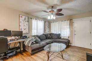 702 Lombardy Ln, Arlington, TX 76013 - Photo 7
