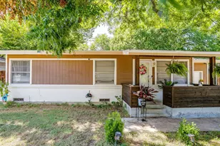 702 Lombardy Ln, Arlington, TX 76013 - Photo 3
