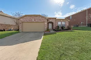 2528 Big Spring Dr, Fort Worth, TX 76120 - Photo 1