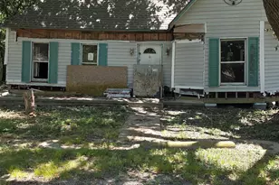 107 W Travis St, Leonard, TX 75452 - Photo 1