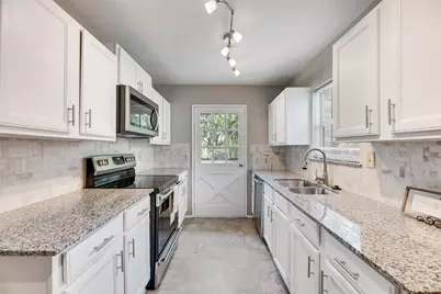 2002 Rose Hill Road, Carrollton, TX 75007 - Photo 11