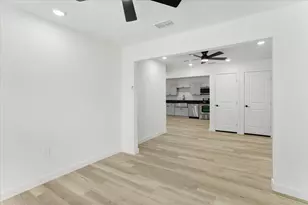 2149 Willow Pl, Carrollton, TX 75006 - Photo 11