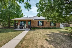 105 N 7th St, Sanger, TX 76266 - Photo 3