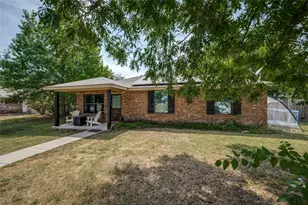 105 N 7th St, Sanger, TX 76266 - Photo 5