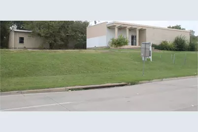 322 N Belt Line Road, Grand Prairie, TX 75050 - Photo 1