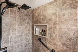 6001 Prairie Wood Ct, Arlington, TX 76018 - Photo 17