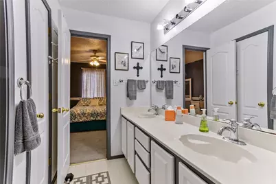 6001 Prairie Wood Court, Arlington, TX 76018 - Photo 19