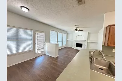 6224 St Leonard Drive, Arlington, TX 76001 - Photo 13
