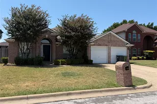 6224 St Leonard Dr, Arlington, TX 76001 - Photo 1