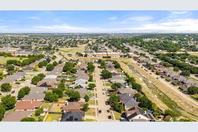 621 Creekview Drive, Burleson, TX 76028 - Photo 37