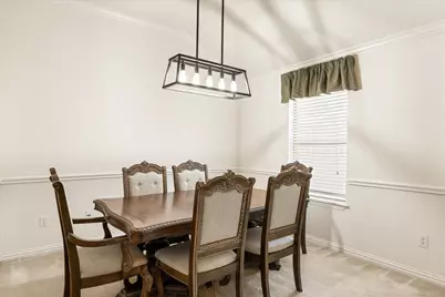 621 Creekview Drive, Burleson, TX 76028 - Photo 9