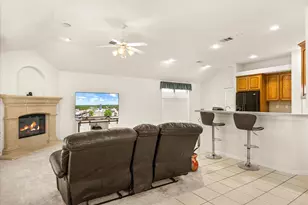621 Creekview Dr, Burleson, TX 76028 - Photo 7