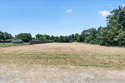1306 Ranch Road, Grand Prairie, TX 75052 - Photo 3