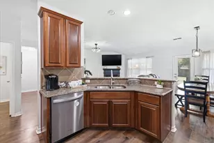 1100 Crest Breeze Dr, Fort Worth, TX 76052 - Photo 17