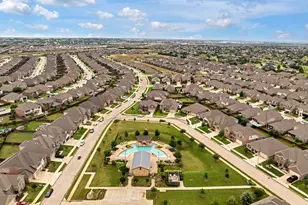 1100 Crest Breeze Dr, Fort Worth, TX 76052 - Photo 35