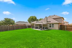1100 Crest Breeze Dr, Fort Worth, TX 76052 - Photo 33