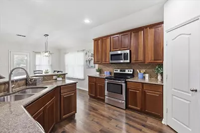 1100 Crest Breeze Drive, Fort Worth, TX 76052 - Photo 11