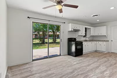 155 Chateau Drive, Fort Worth, TX 76134 - Photo 9