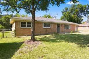 155 Chateau Dr, Fort Worth, TX 76134 - Photo 1