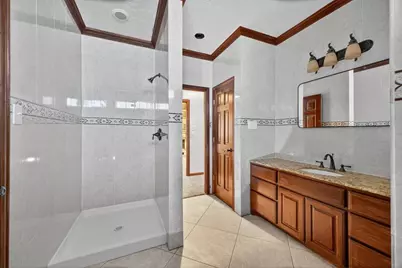 3532 W Jefferson Boulevard, Dallas, TX 75211 - Photo 13