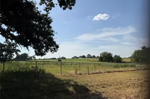 950 Sanders Rd, Whitesboro, TX 76273 - Photo 9