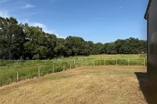 950 Sanders Rd, Whitesboro, TX 76273 - Photo 7