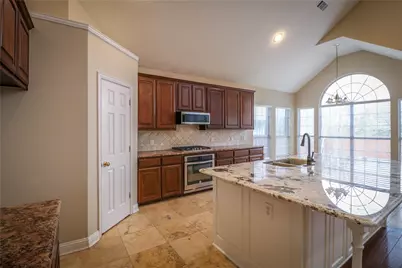 9130 Bottlebrush Lane, Irving, TX 75063 - Photo 7