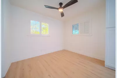 532 Plainview Drive, Hurst, TX 76054 - Photo 11