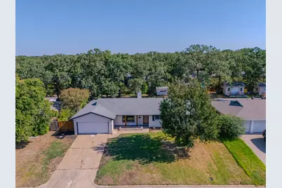 532 Plainview Drive, Hurst, TX 76054 - Photo 3