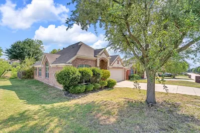 4801 Summer Oaks Lane, Fort Worth, TX 76123 - Photo 3