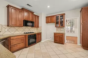 9805 Lacey Ln, Fort Worth, TX 76244 - Photo 5