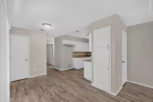 900 Irene St, Burleson, TX 76028 - Photo 9