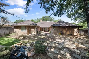 1919 Creek Wood Dr, Arlington, TX 76006 - Photo 33