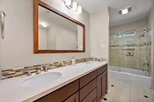 1919 Creek Wood Dr, Arlington, TX 76006 - Photo 29