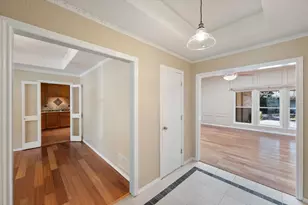 1919 Creek Wood Dr, Arlington, TX 76006 - Photo 5