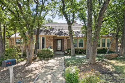 1919 Creek Wood Drive, Arlington, TX 76006 - Photo 1