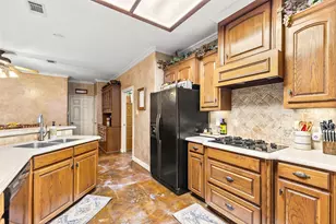 1010 Williams St, Ennis, TX 75119 - Photo 7