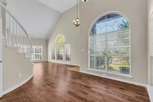 8613 Mill Creek Rd, Irving, TX 75063 - Photo 5