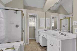 8613 Mill Creek Rd, Irving, TX 75063 - Photo 21