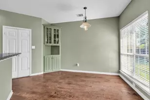 8613 Mill Creek Rd, Irving, TX 75063 - Photo 11
