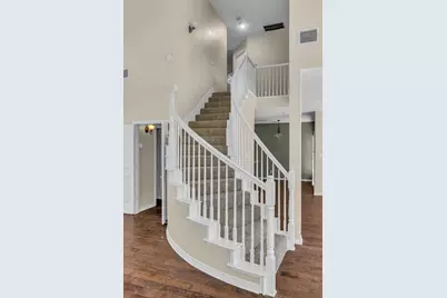 8613 Mill Creek Road, Irving, TX 75063 - Photo 17